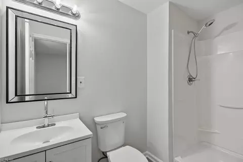 Bath - 56 Banister Dr, Hampton, VA 23666 photo 1 of 4