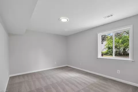 Bedroom - 56 Banister Dr, Hampton, VA 23666 photo 2 of 11