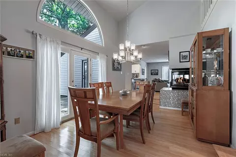 Dining - 17 Fields Dr, Hampton, VA 23664 photo 1 of 2