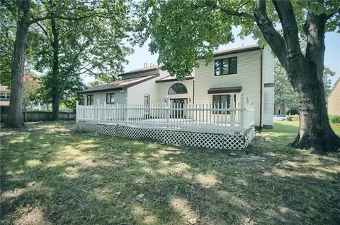 Exterior - 17 Fields Dr, Hampton, VA 23664 photo 9 of 12