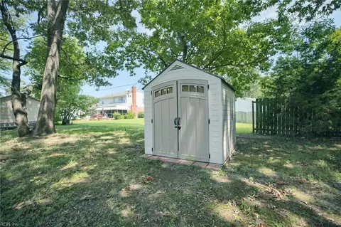 Exterior - 17 Fields Dr, Hampton, VA 23664 photo 7 of 12