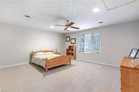 Bedroom - 17 Fields Dr, Hampton, VA 23664 photo 6 of 7