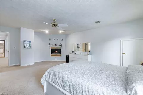 Bedroom - 17 Fields Dr, Hampton, VA 23664 photo 5 of 7