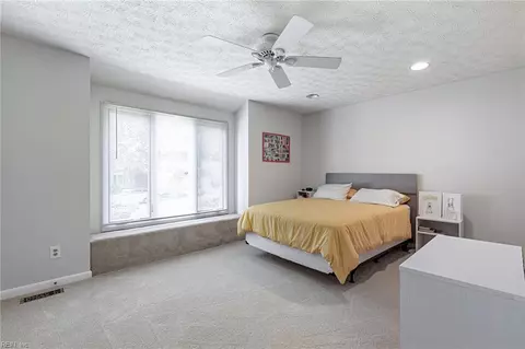 Bedroom - 17 Fields Dr, Hampton, VA 23664 photo 1 of 7
