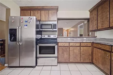 Kitchen - 618 Smith St, Hampton, VA 23661 photo 2 of 3