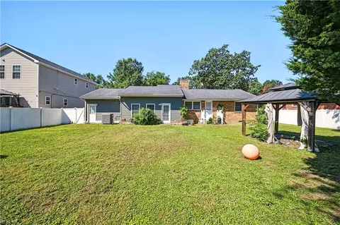 Exterior - 618 Smith St, Hampton, VA 23661 photo 3 of 6