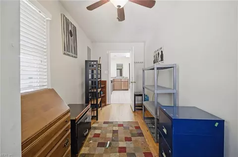 Entry Way - 618 Smith St, Hampton, VA 23661 photo 4 of 5