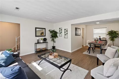 Living - 208 Lowden Hunt Dr, Hampton, VA 23666 photo 4 of 4