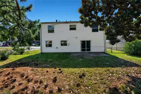 Exterior - 208 Lowden Hunt Dr, Hampton, VA 23666 photo 3 of 3