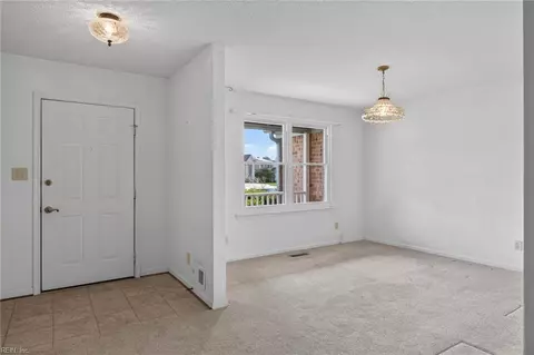 Entry Way - 47 W River Point Dr, Hampton, VA 23669 photo 1 of 3