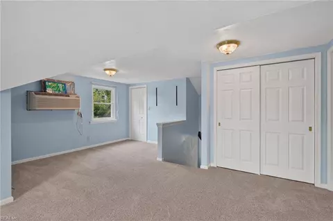 Bedroom - 47 W River Point Dr, Hampton, VA 23669 photo 2 of 5