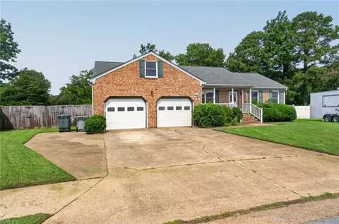 Exterior - 47 W River Point Dr, Hampton, VA 23669 photo 3 of 11