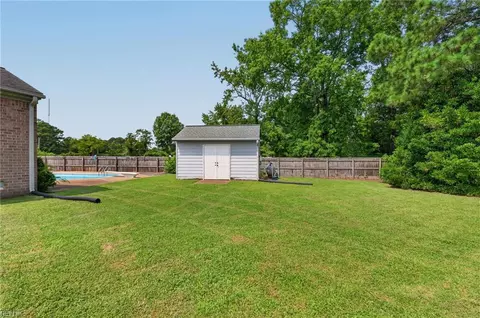 Exterior - 47 W River Point Dr, Hampton, VA 23669 photo 10 of 11