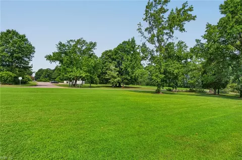 Exterior - 47 W River Point Dr, Hampton, VA 23669 photo 5 of 11