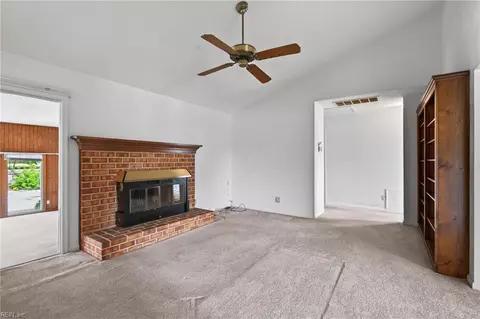 Living - 47 W River Point Dr, Hampton, VA 23669 photo 1 of 8