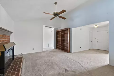 Living - 47 W River Point Dr, Hampton, VA 23669 photo 4 of 8