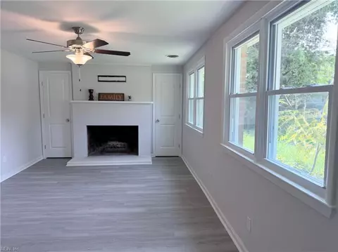 Living - 419 Rogers Ave, Hampton, VA 23664 photo 4 of 7