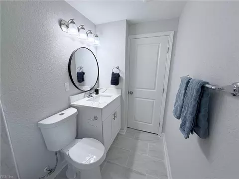 Bath - 419 Rogers Ave, Hampton, VA 23664 photo 5 of 5