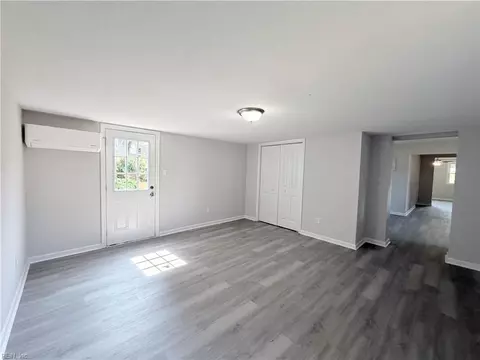 Living - 419 Rogers Ave, Hampton, VA 23664 photo 6 of 7
