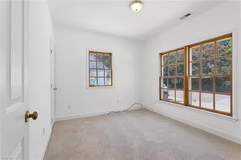 Bedroom - 20 Magnolia Pl, Hampton, VA 23669 photo 1 of 11