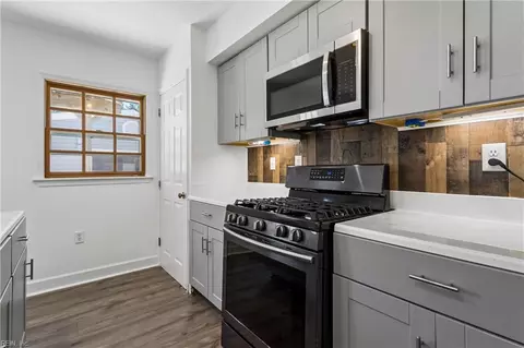 Kitchen - 20 Magnolia Pl, Hampton, VA 23669 photo 1 of 4