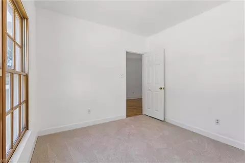 Bedroom - 20 Magnolia Pl, Hampton, VA 23669 photo 2 of 11