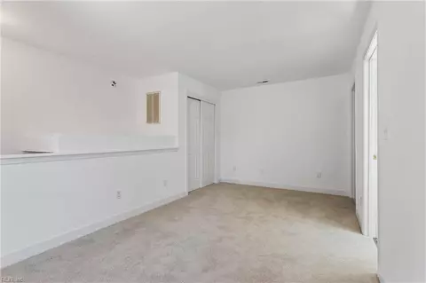 Bedroom - 20 Magnolia Pl, Hampton, VA 23669 photo 6 of 11
