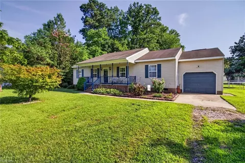 102 Butlers Pointe Ln, Smithfield, VA 23430