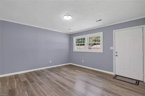 Living - 1922 Beall Dr, Hampton, VA 23663 photo 1 of 3