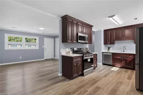 Entry Way - 1922 Beall Dr, Hampton, VA 23663 photo 1 of 1