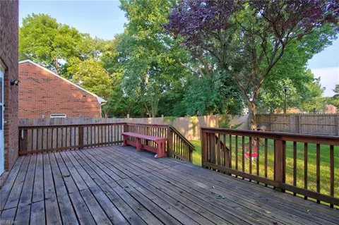 Exterior - 28 Bonney Ln, Hampton, VA 23669 photo 3 of 5