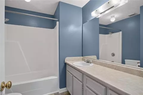 Bath - 28 Bonney Ln, Hampton, VA 23669 photo 3 of 3