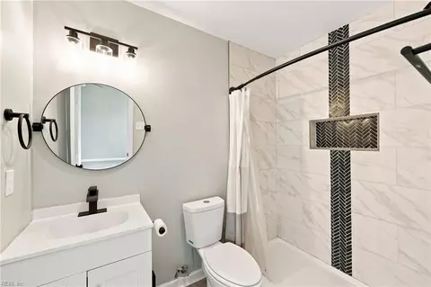 Bath - 108 Santa Clara Dr, Hampton, VA 23666 photo 2 of 3