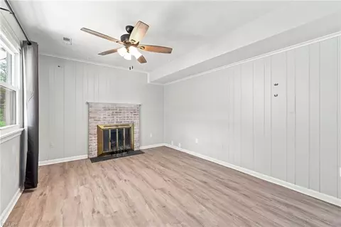 Living - 108 Santa Clara Dr, Hampton, VA 23666 photo 3 of 5