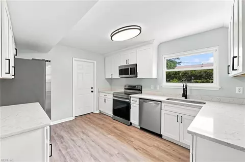 Kitchen - 108 Santa Clara Dr, Hampton, VA 23666 photo 1 of 3