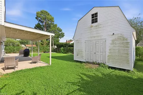 Exterior - 108 Santa Clara Dr, Hampton, VA 23666 photo 3 of 6