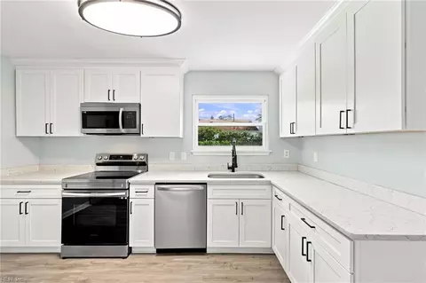 Kitchen - 108 Santa Clara Dr, Hampton, VA 23666 photo 2 of 3
