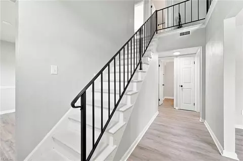 Entry Way - 108 Santa Clara Dr, Hampton, VA 23666 photo 1 of 2