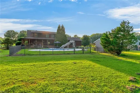 Exterior - 11161 Comet Rd, Smithfield, VA 23430 photo 15 of 17