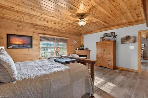 Bedroom - 11161 Comet Rd, Smithfield, VA 23430 photo 2 of 5