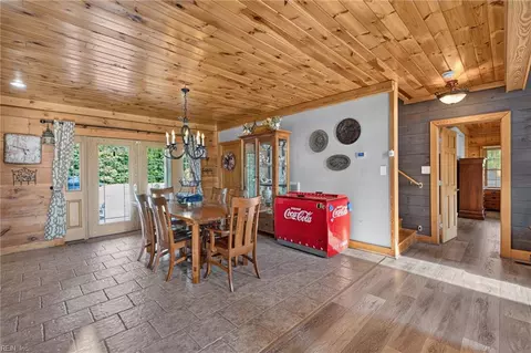 Dining - 11161 Comet Rd, Smithfield, VA 23430 photo 1 of 3