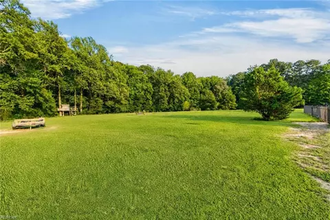 Exterior - 11161 Comet Rd, Smithfield, VA 23430 photo 16 of 17