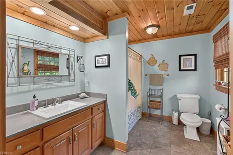 Bath - 11161 Comet Rd, Smithfield, VA 23430 photo 5 of 5
