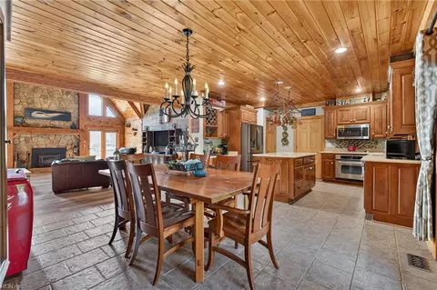 Dining - 11161 Comet Rd, Smithfield, VA 23430 photo 3 of 3