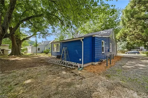 Exterior - 8 Mcdonald Rd, Hampton, VA 23669 photo 5 of 6