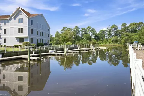 5 Harbor Watch Dr #413, Chesapeake, VA 23320