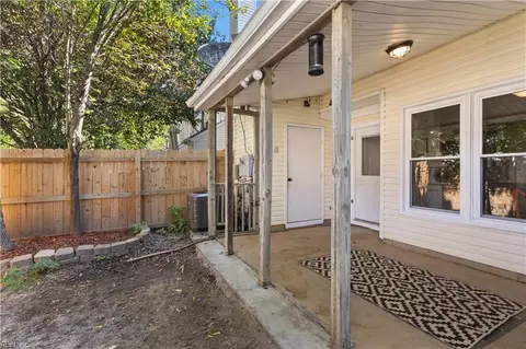 Exterior - 3834 Whitechapel Arch Arch, Chesapeake, VA 23321 photo 4 of 4