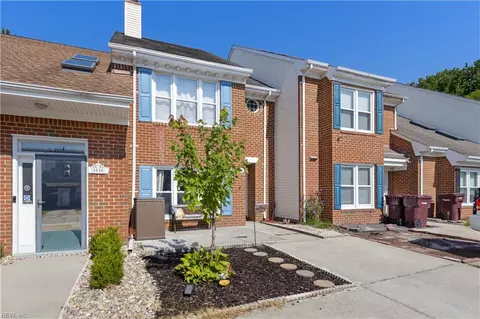 Exterior - 3834 Whitechapel Arch Arch, Chesapeake, VA 23321 photo 2 of 4