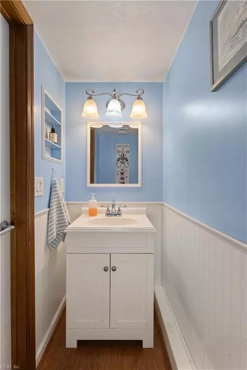 Bath - 3834 Whitechapel Arch Arch, Chesapeake, VA 23321 photo 1 of 3