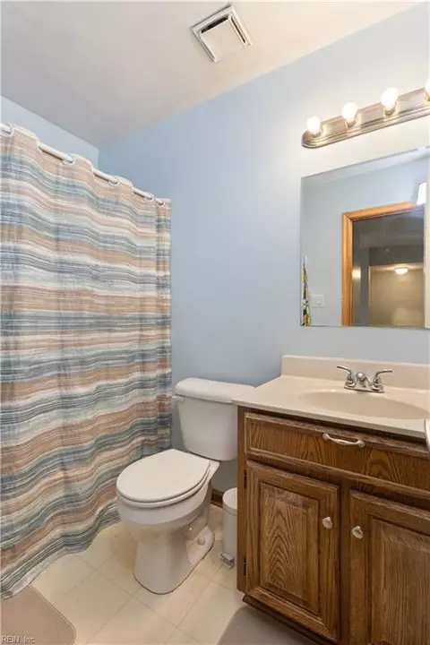 Bath - 3834 Whitechapel Arch Arch, Chesapeake, VA 23321 photo 3 of 3